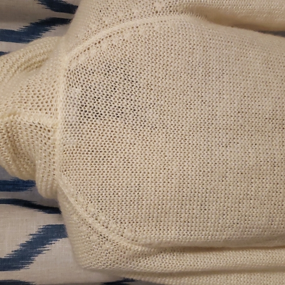 Old Navy White Med Sweater - Picture 6 of 10